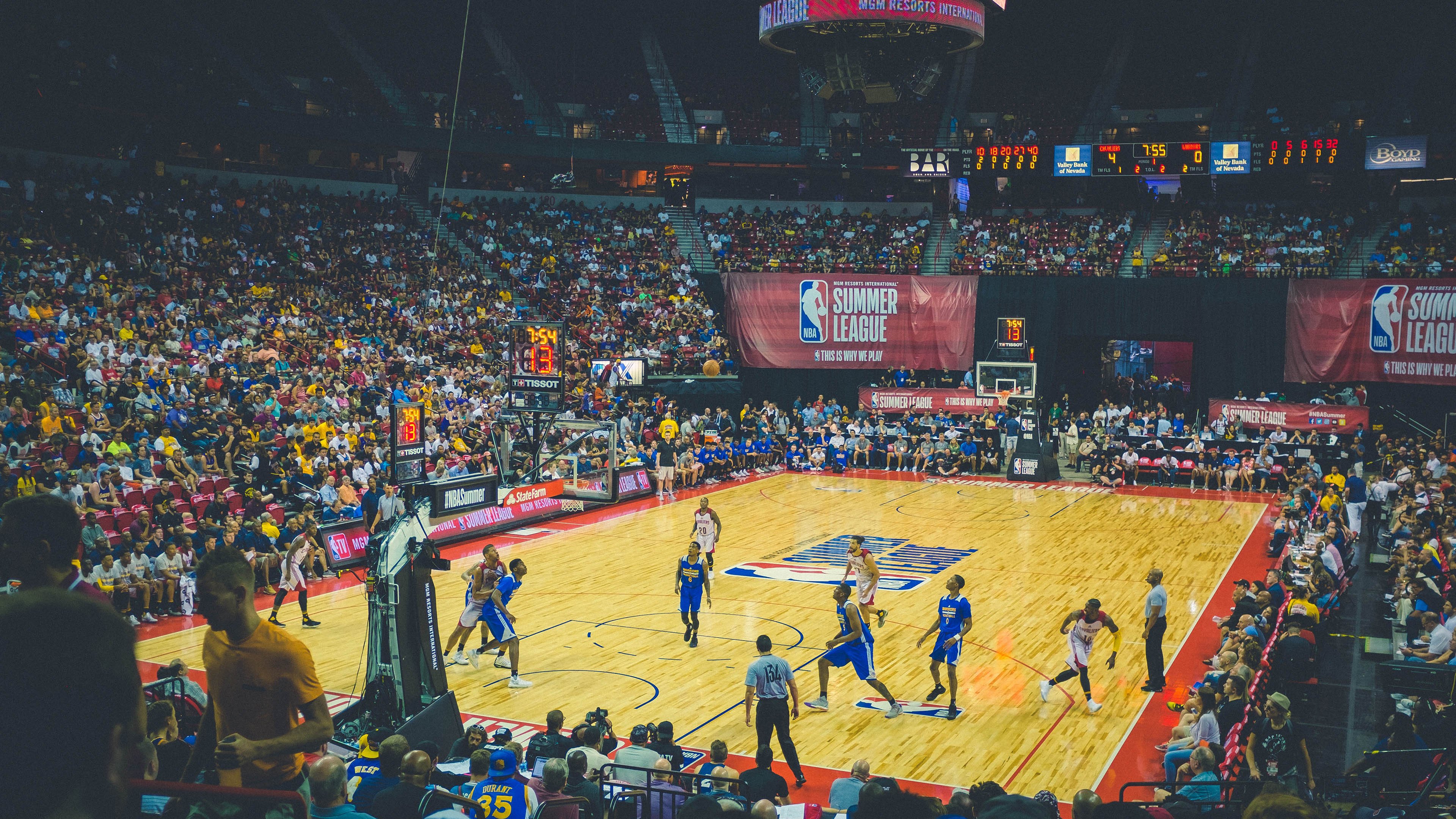 华体会登入-“自动化裁判带来的战术调整——不同规则下球队的应变策略”